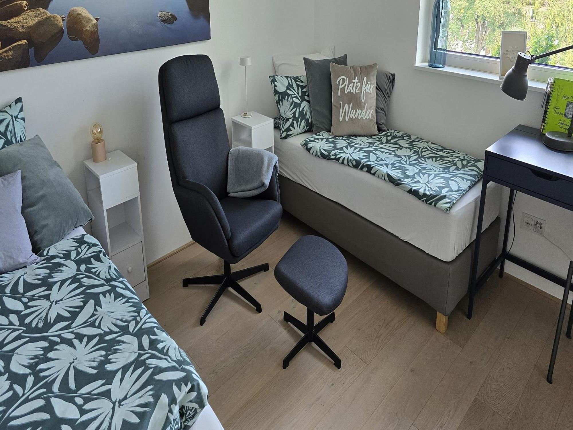 Stadtnahes Gaestezimmer Im Penthouse Bei Esi Tuebingen Ngoại thất bức ảnh
