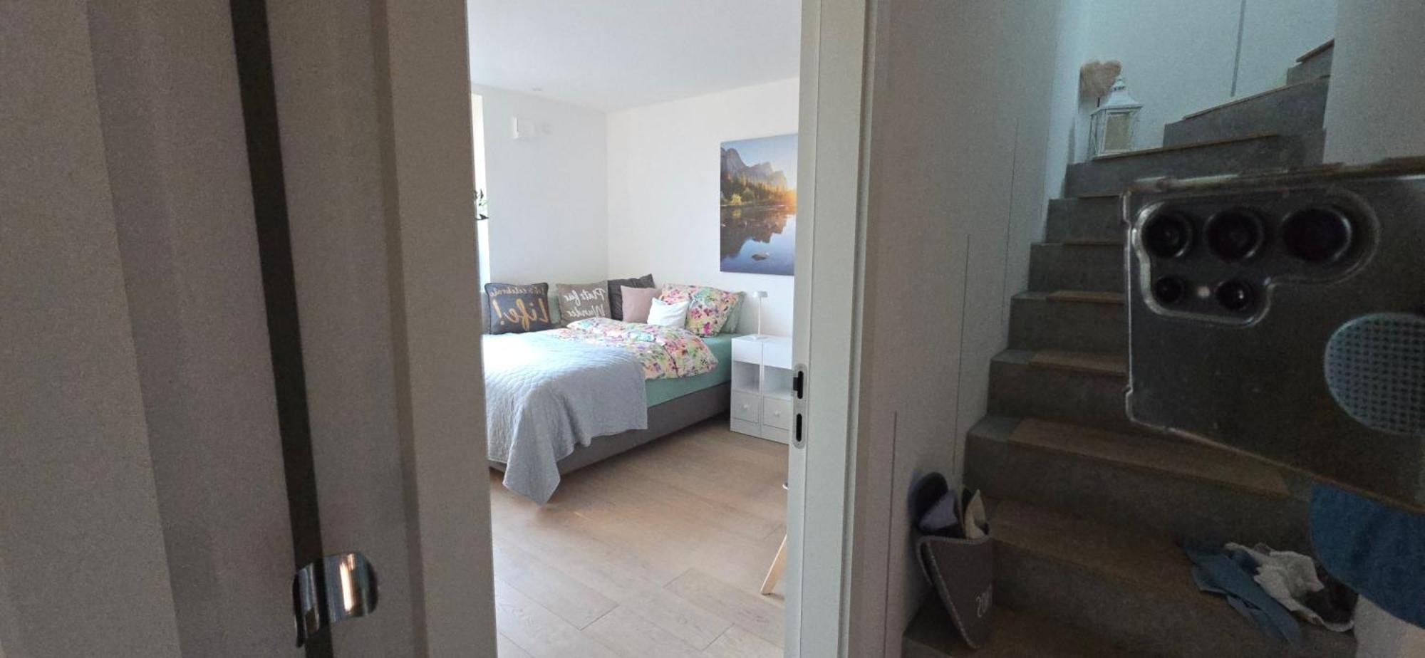 Stadtnahes Gaestezimmer Im Penthouse Bei Esi Tuebingen Ngoại thất bức ảnh